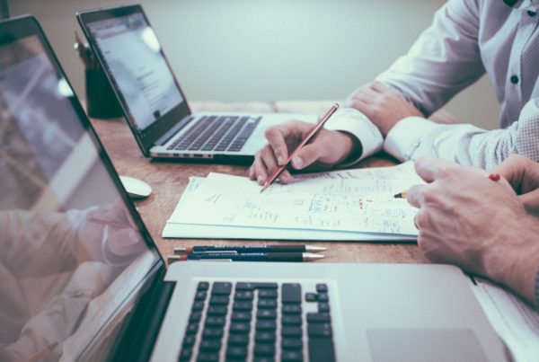 Na co zwrócić uwagę, czytając umowę wdrożeniową IT otrzymaną od Klienta? Poradnik dla software house’ów #2